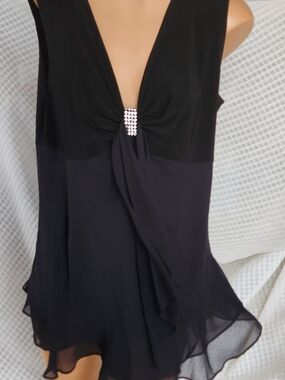 R&M Richards Black Evening Blouse with V-Neck Detail